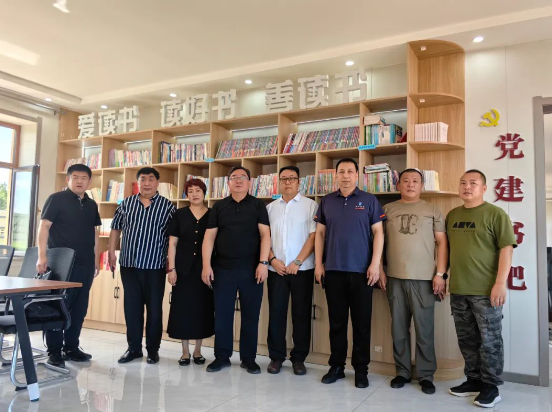 哈市首家乡村振兴图书分馆入驻共兴村