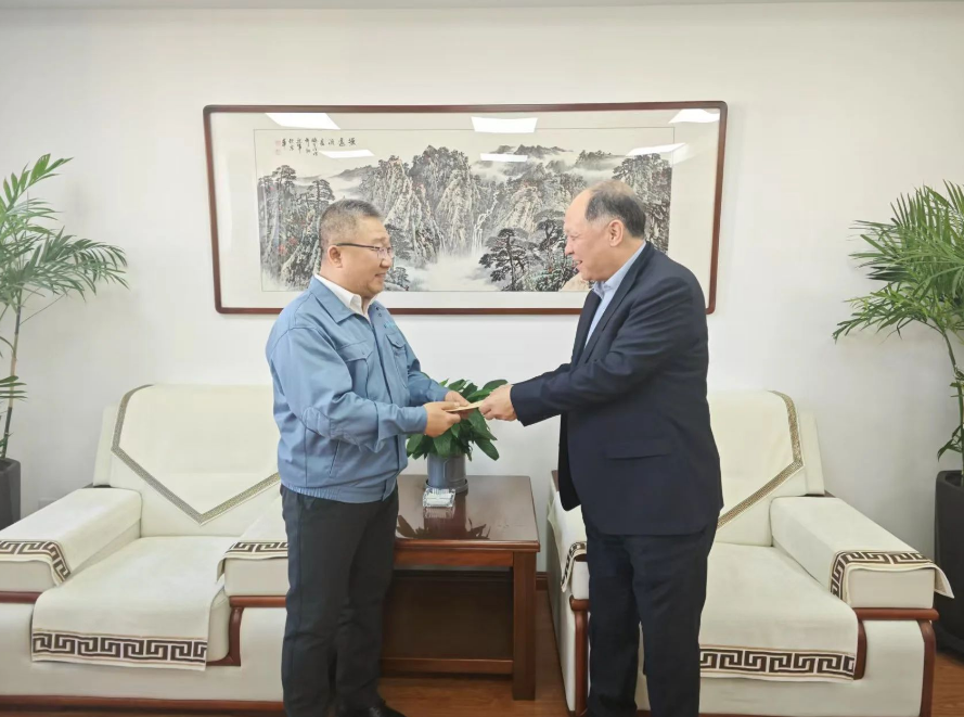 新春慰问送关怀 岁寒情深暖人心 ——bv伟德国际体育官方网站开展春节走访慰问活动