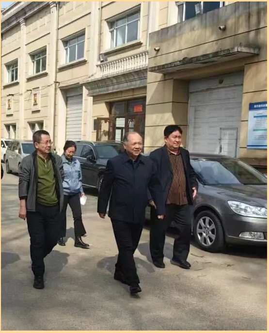 bv伟德国际体育官方网站党委书记、董事长孙明带队开展节前安全检查