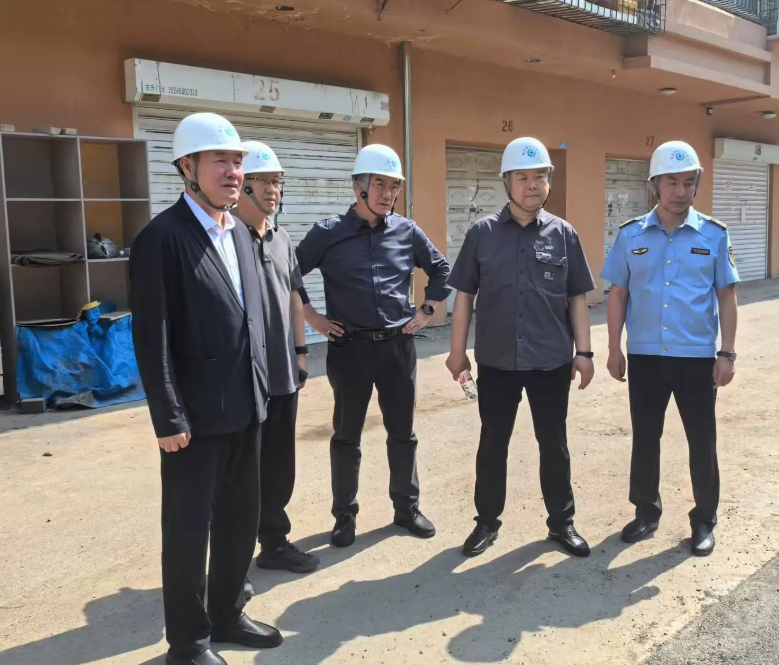 bv伟德国际体育官方网站外部董事到排水老旧管网改造工程及二次供水改造项目现场开展调研