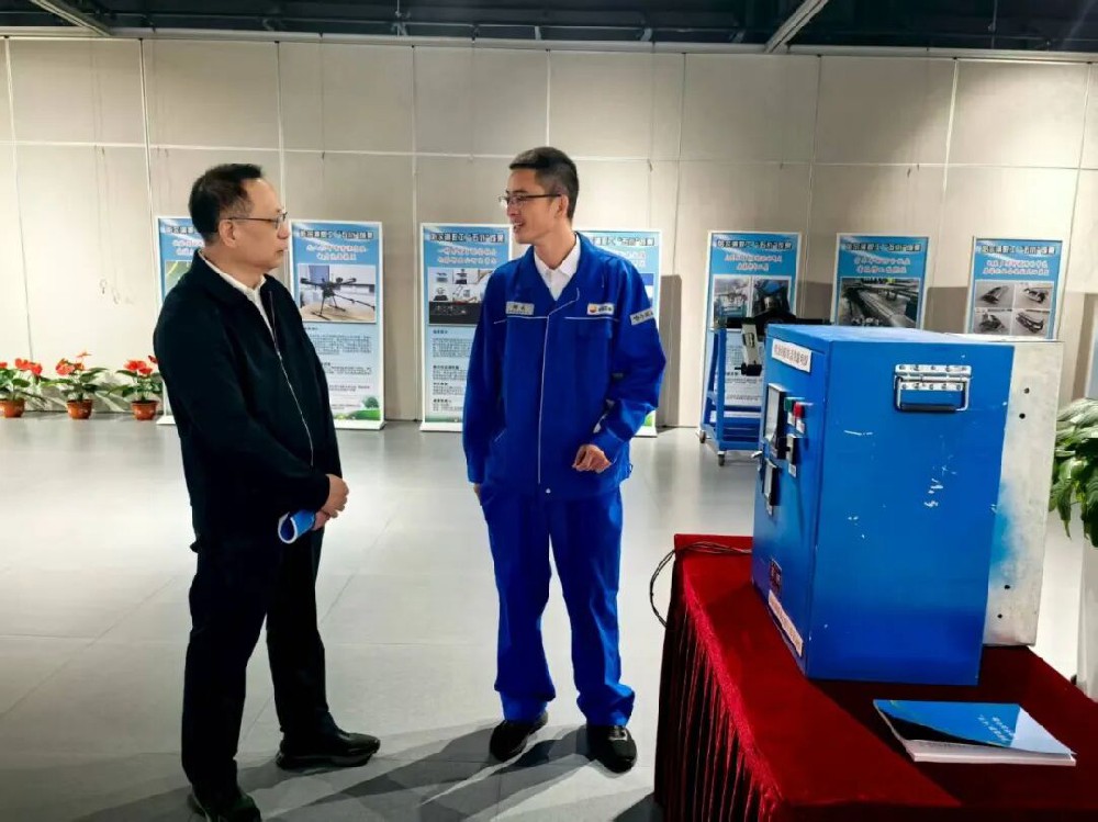 “小创新”彰显“大智慧” bv伟德国际体育官方网站三项“五小”创新成果入围“微光聚力·哈工智汇”创新成果展！