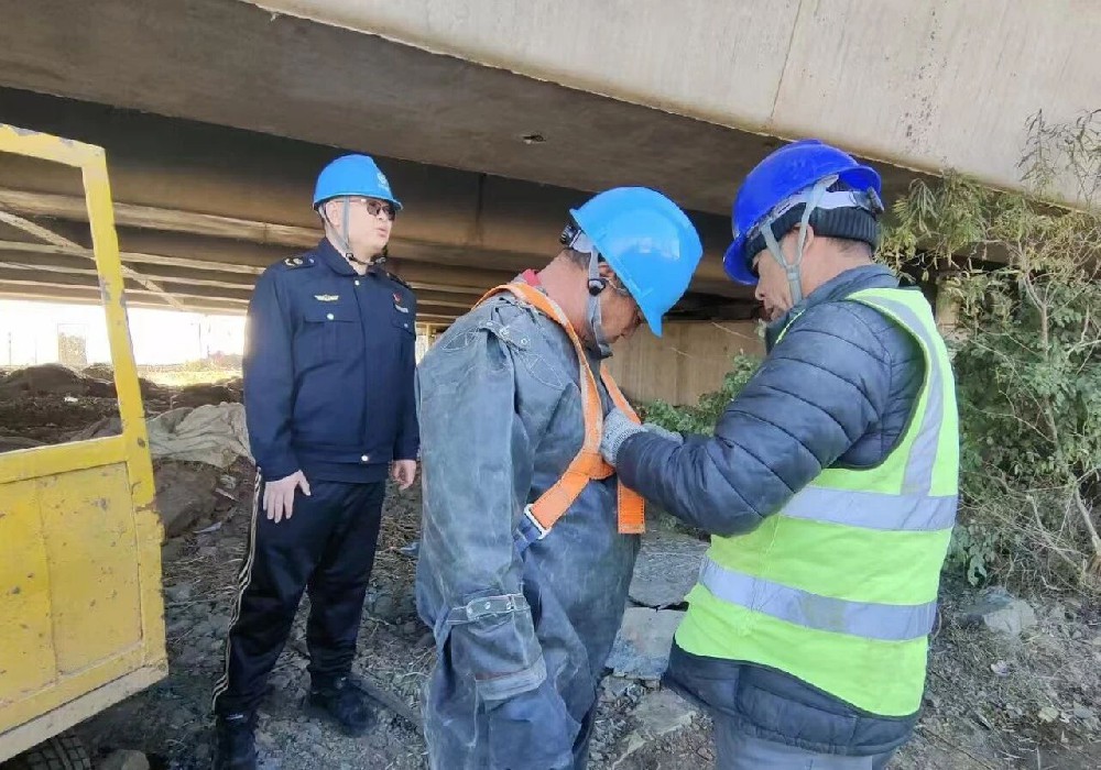 强党建 护安澜｜哈尔滨bv伟德国际体育官方网站下属排水分公司攻坚疏堵破题保畅护民生