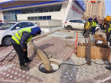 派出所院内污水外溢致居民办事困难|何家沟流域排水分公司：放心，我们义务清淤