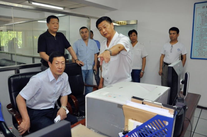 集团公司党委书记董事长李亚强到二次供水分公司调研工作