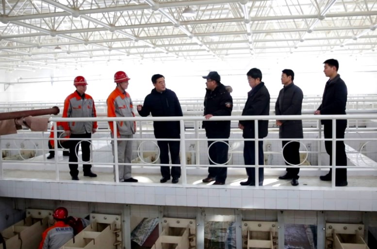 省委书记张庆伟看望慰问供水一线在岗职工